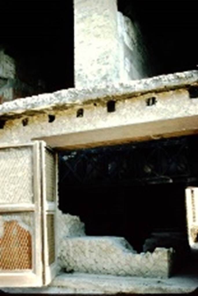 Ins. V.6. Herculaneum. 1957. Entrance doorway and upper and lower floors. Photo by Stanley A. Jashemski.
Source: The Wilhelmina and Stanley A. Jashemski archive in the University of Maryland Library, Special Collections (See collection page) and made available under the Creative Commons Attribution-Non Commercial License v.4. See Licence and use details. J57f0448